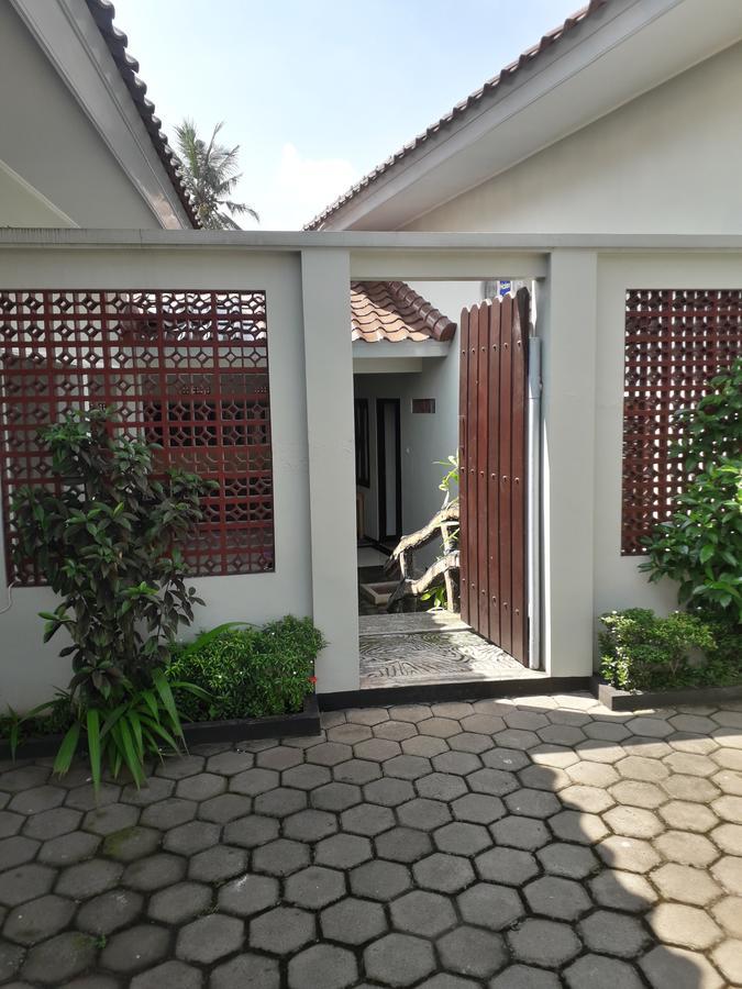 Banyu Homestay Banyuwangi  Exteriör bild
