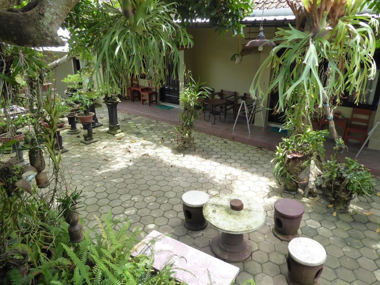 Banyu Homestay Banyuwangi  Exteriör bild